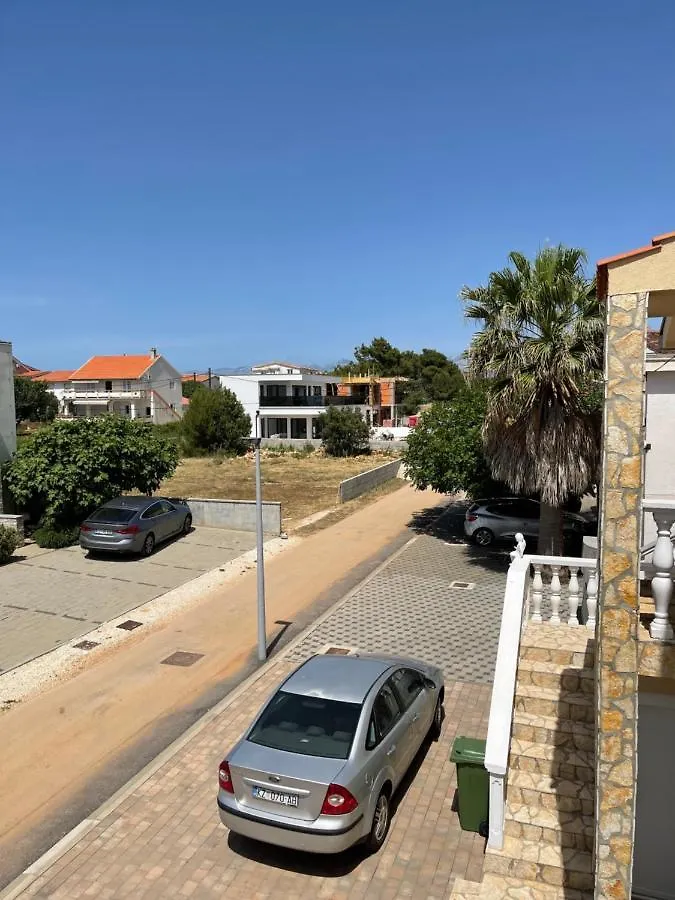 Apartments Villa Engeli Vir 0*,