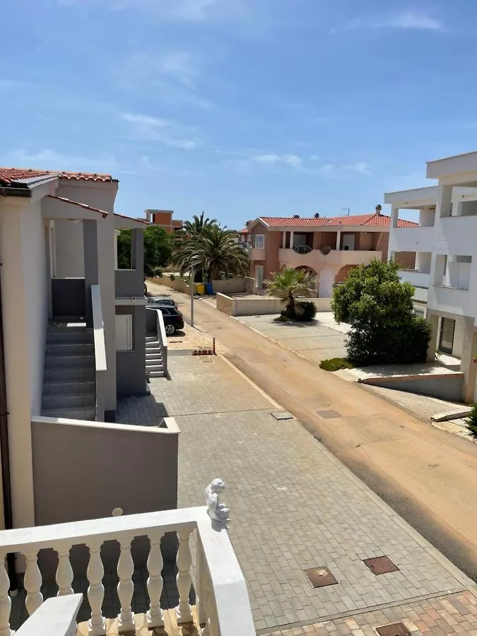 Apartments Villa Engeli Vir
