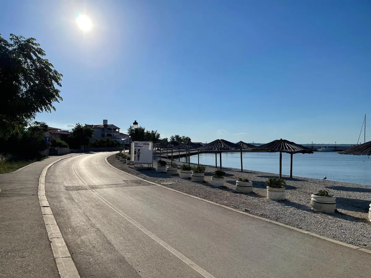 Apartments Villa Engeli Vir