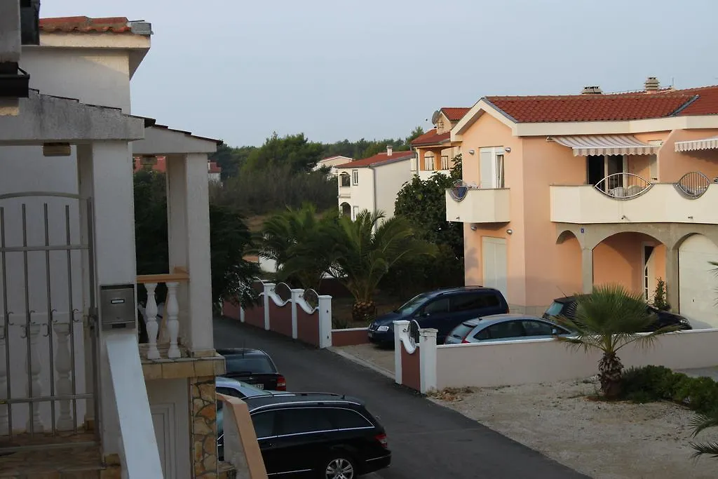 Apartments Villa Engeli Vir