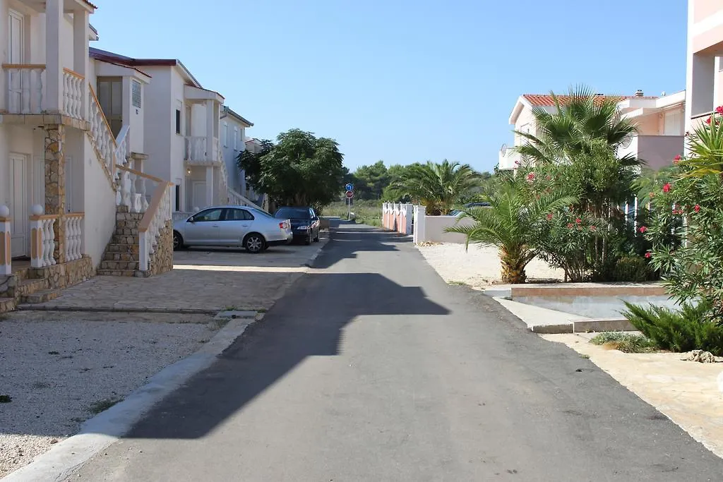 Apartments Villa Engeli Vir Horvátország