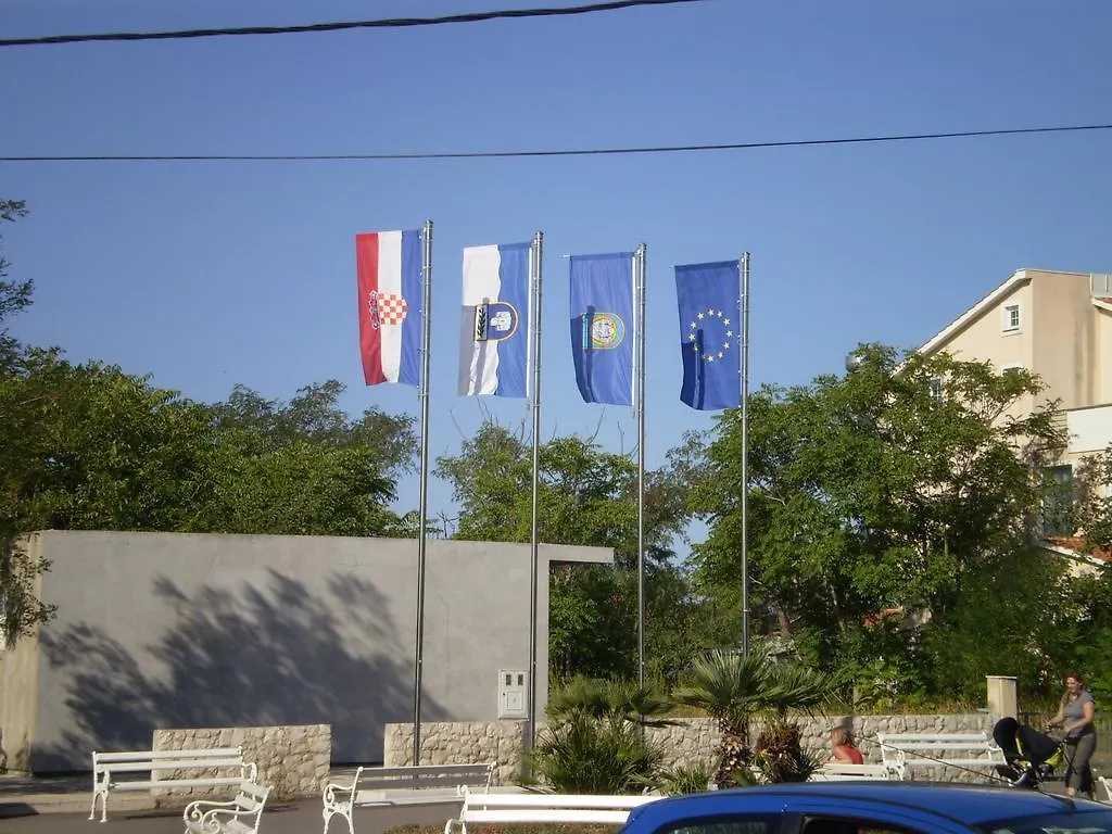 Apartments Villa Engeli Vir