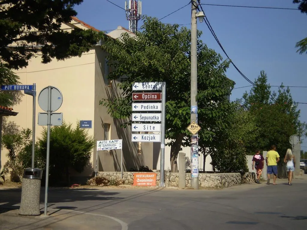 Apartments Villa Engeli Vir