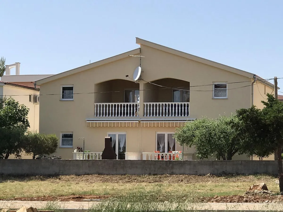 Apartments Villa Engeli Vir