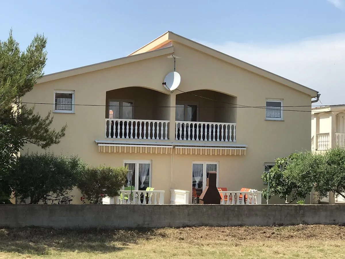 Apartments Villa Engeli Vir