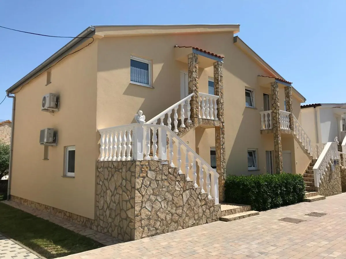 Apartments Villa Engeli Vir